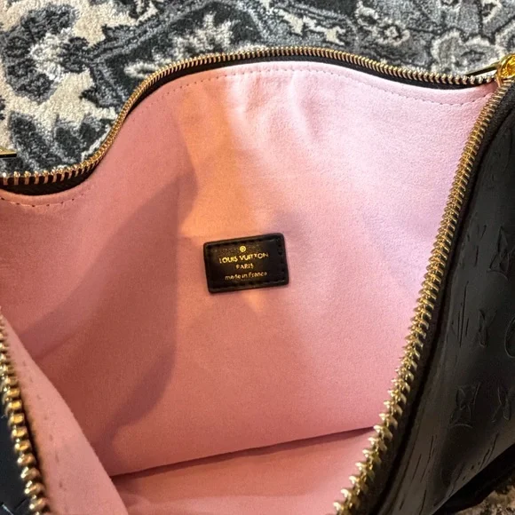 LV crossbody bag - Picture 4 of 6